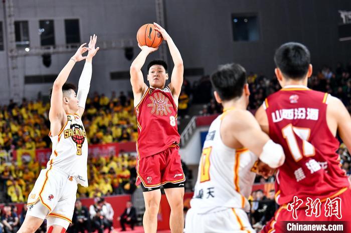 山西主场击败深圳队,外援古德温砍下30分领衔四