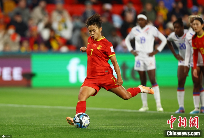 中国女足绝境逆转海地延续出线希望