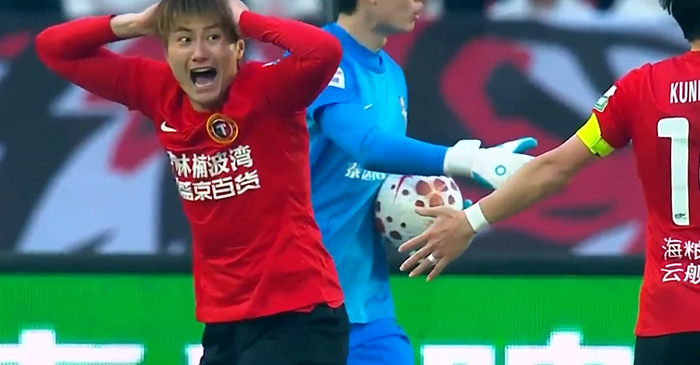 中超焦点战点球争议引爆赛后争议