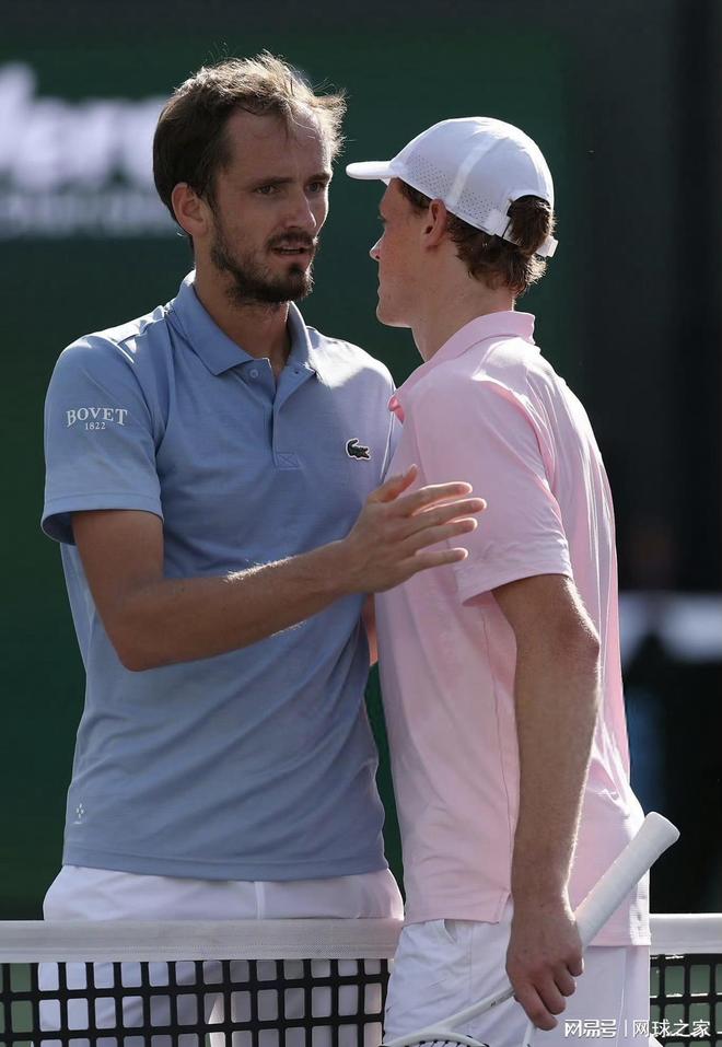 梅德韦杰夫印第安维尔斯决赛再负辛纳 真实面对