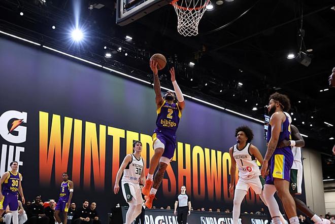 RJ-戴维斯高效砍12+6助 南湾湖人轻取苏福克斯天力